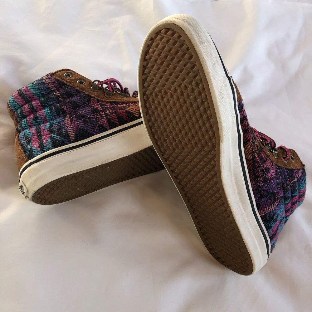 Aztec style vans - Picture 4 of 4